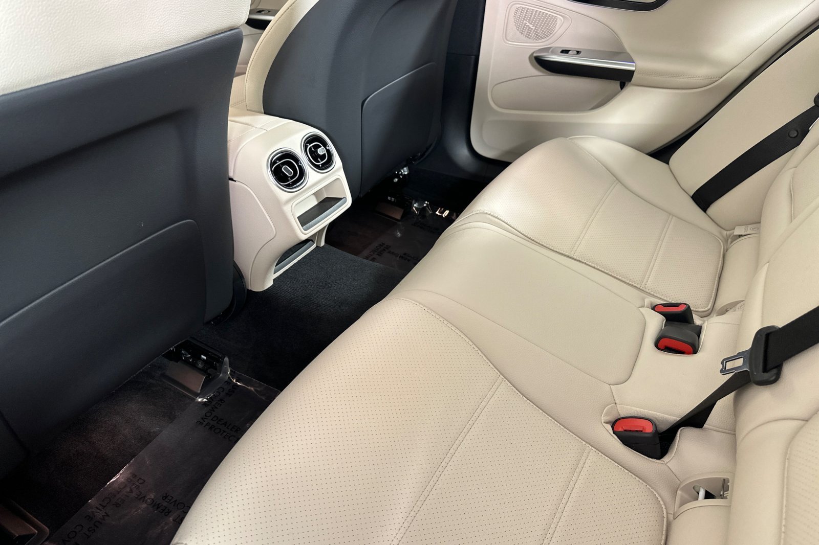Used 2026 Mercedes-Benz C 300 Sedan image 11