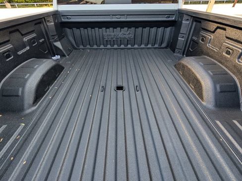 Used 2022 Chevrolet Silverado 2500 High Country w/ Technology Package AWD/4WD image 25