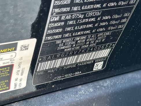 Used 2019 Land Rover Discovery SE image 40