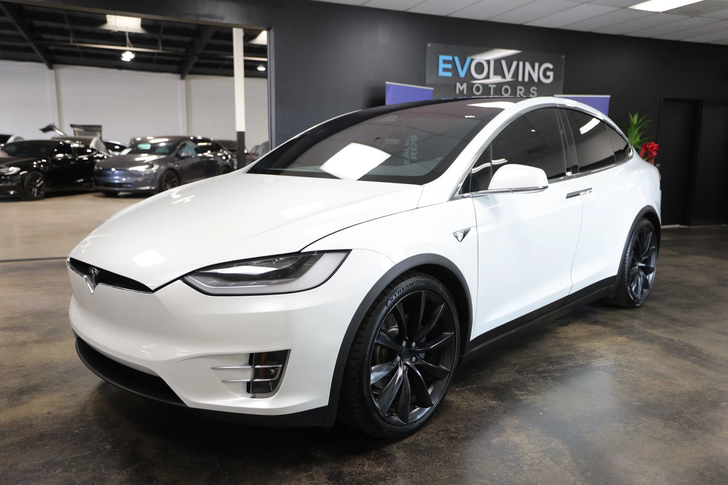 Used 2018 Tesla Model X 100D AWD/4WD image 4
