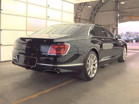 Used 2020 Bentley Flying Spur W12 image 13