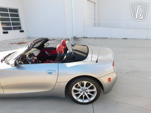 Used 2006 BMW Z4 3.0i RWD image 17