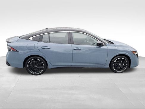 New 2026 Nissan Sentra SR w/ SR Premium Package image 7