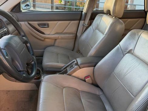 Used 2000 Subaru Outback Limited AWD/4WD image 12