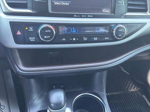 Used 2019 Toyota Highlander Plus image 27