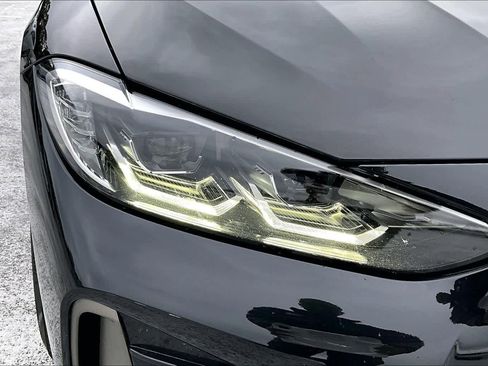 Used 2021 BMW M440i Convertible w/ Premium Package image 24