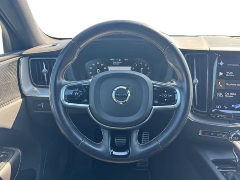 Used 2021 Volvo XC60 T6 R-Design image 12