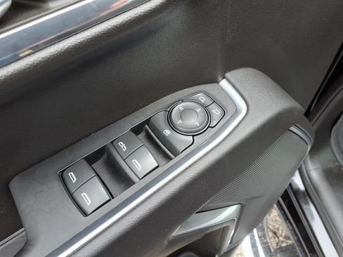Used 2022 Chevrolet Silverado 1500 LT AWD/4WD image 18