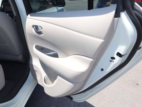 Used 2012 Nissan Leaf SL FWD image 40