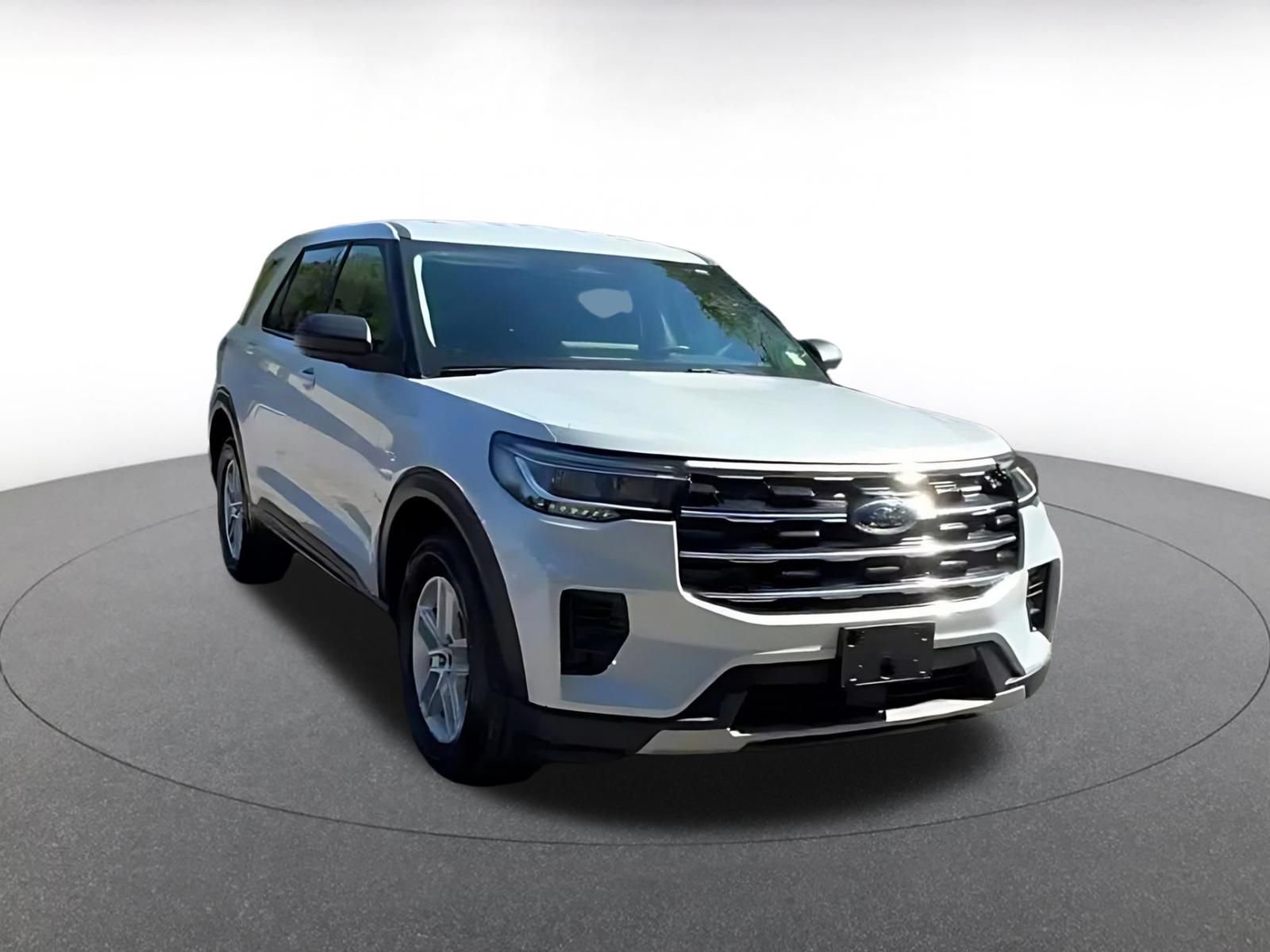 Used 2026 Ford Explorer Active AWD/4WD image 3