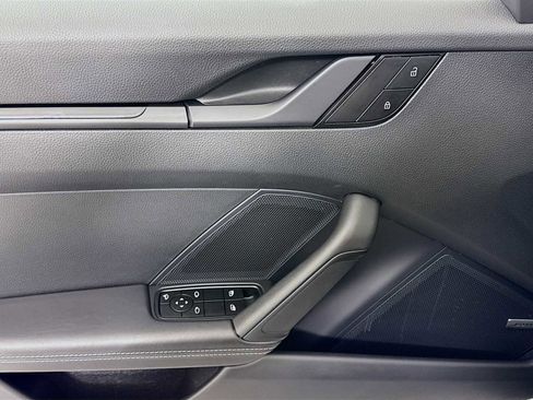 Used 2024 Porsche 911 Carrera T w/ Sportdesign Package image 11