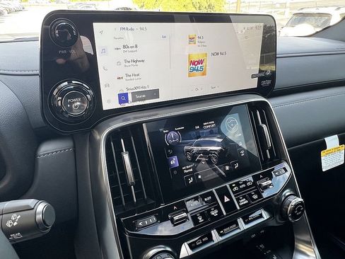 New 2025 Lexus LX 700h Luxury image 17