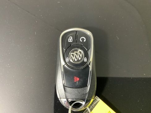 Used 2022 Buick Encore Preferred image 32