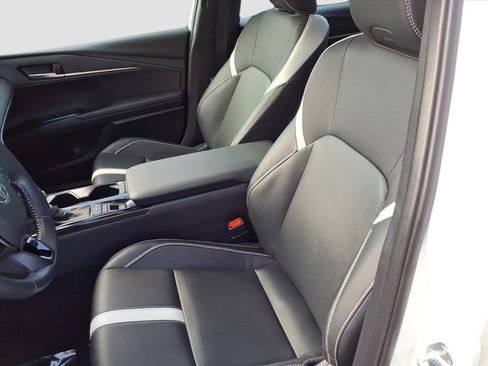 Used 2025 Toyota Camry SE w/ Convenience Package image 38