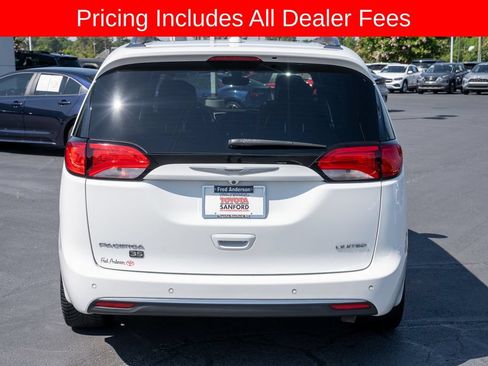 Used 2020 Chrysler Pacifica Limited FWD image 4