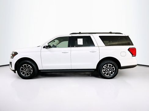 Used 2024 Ford Expedition Max XLT image 4