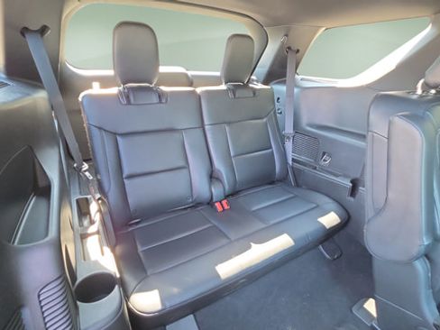 Used 2020 Ford Explorer XLT w/ Equipment Group 202A AWD/4WD image 20