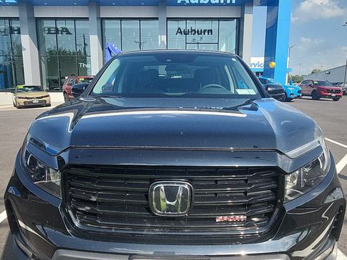 Used 2023 Honda Ridgeline Sport image 3