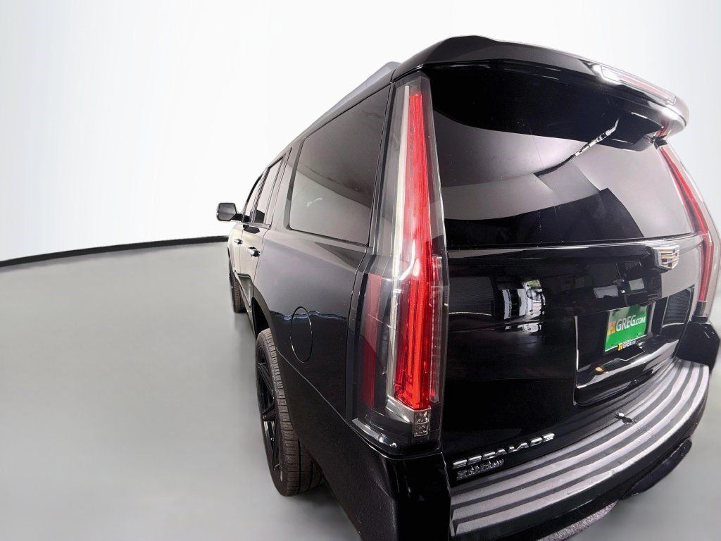 Used 2019 Cadillac Escalade Premium Luxury w/ Escalade Sport Edition RWD image 33