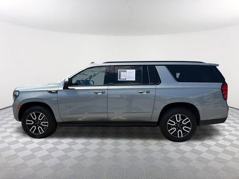 Used 2023 GMC Yukon XL AT4 w/ Technology Package AWD/4WD image 8