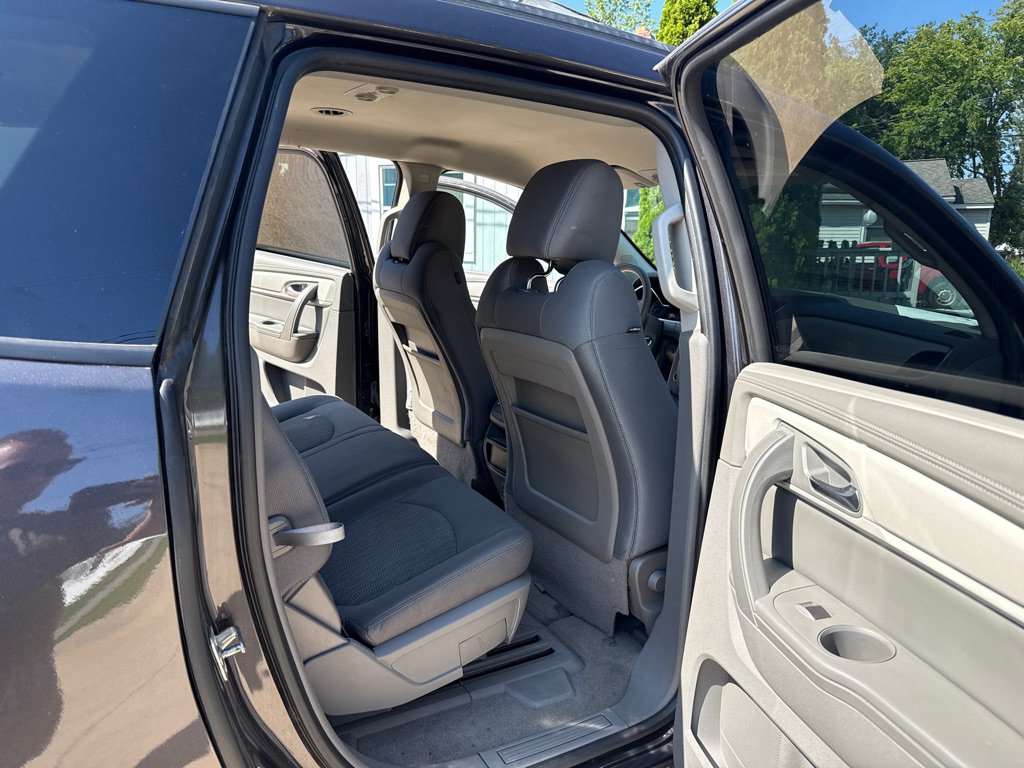 Used 2016 Chevrolet Traverse LS FWD image 12