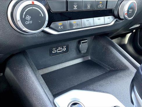 Used 2025 Nissan Altima 2.5 SV FWD image 23