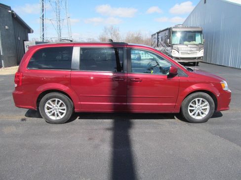 Used 2014 Dodge Grand Caravan SXT image 5