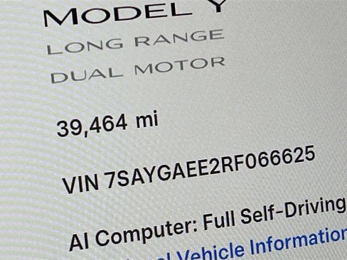 Used 2024 Tesla Model Y Long Range AWD/4WD image 12