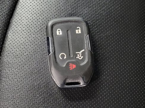 Used 2024 GMC Terrain SLT image 32