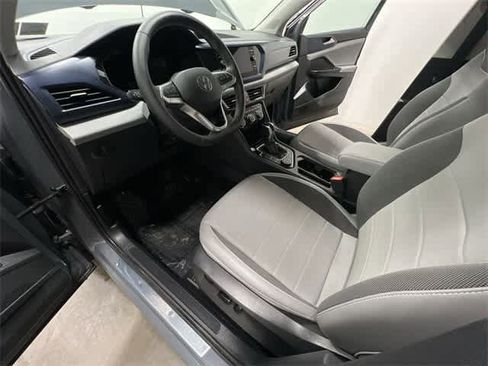 Certified 2023 Volkswagen Taos SE image 15