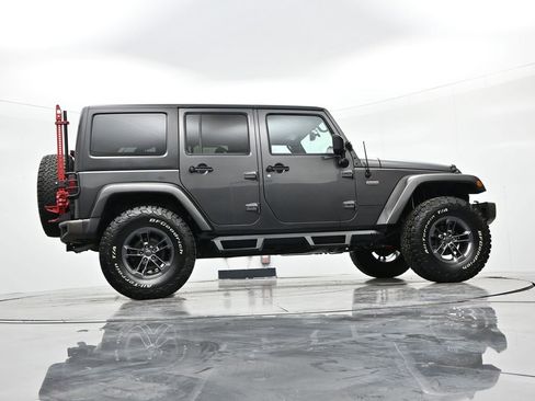 Used 2017 Jeep Wrangler Unlimited Sahara image 22