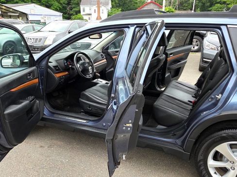 Used 2013 Subaru Outback 2.5i Limited w/ Moonroof Pkg AWD/4WD image 24