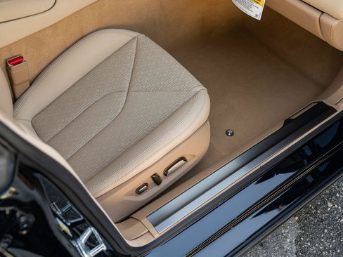 New 2025 Karma Revero Luxury RWD image 39