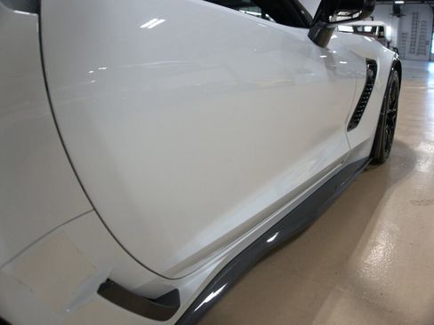 Used 2015 Chevrolet Corvette Z06 w/ 3LZ Preferred Equipment Group image 25