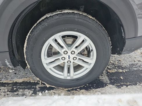 Used 2021 Ford Explorer XLT w/ Equipment Group 202A image 34