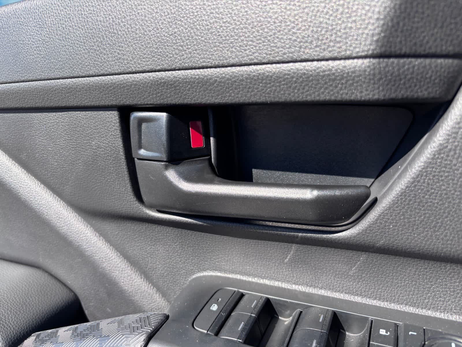 Used 2025 Toyota Tacoma SR5 AWD/4WD image 14