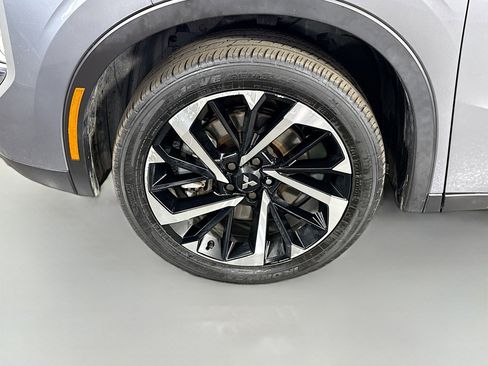 Used 2022 Mitsubishi Outlander SE image 38