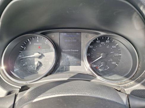 Used 2018 Nissan Rogue SV image 14