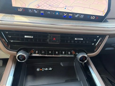 New 2026 Chevrolet Tahoe High Country AWD/4WD image 30