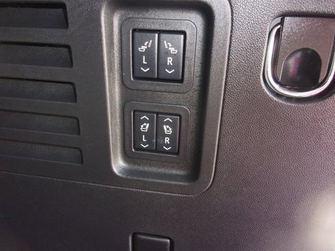 Used 2025 Buick Enclave Avenir w/ Trailering Package, 5000 lbs. image 31