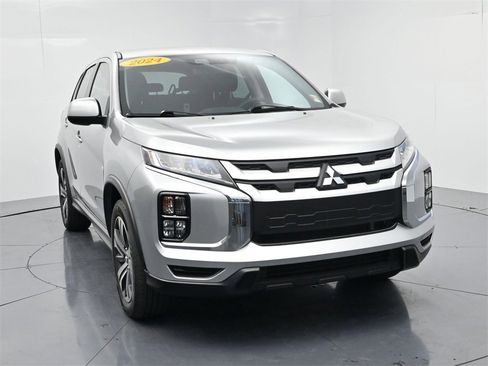 Used 2024 Mitsubishi Outlander Sport ES image 2