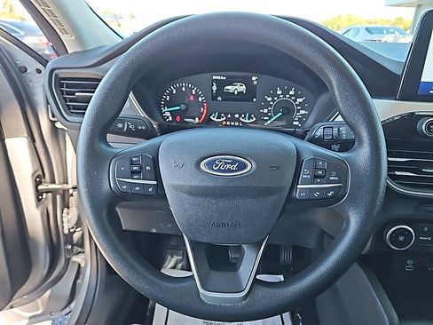 Used 2022 Ford Escape SE image 21