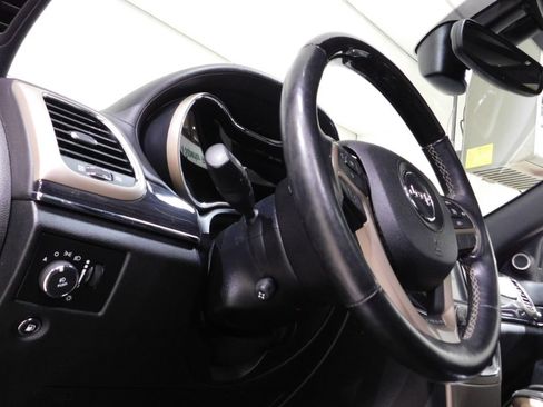 Used 2017 Jeep Grand Cherokee Overland image 32