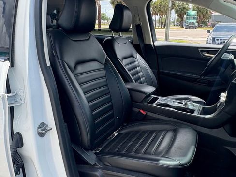 Used 2022 Ford Edge SEL AWD/4WD image 17