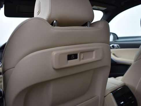 Used 2022 BMW X5 sDrive40i w/ Premium Package image 26