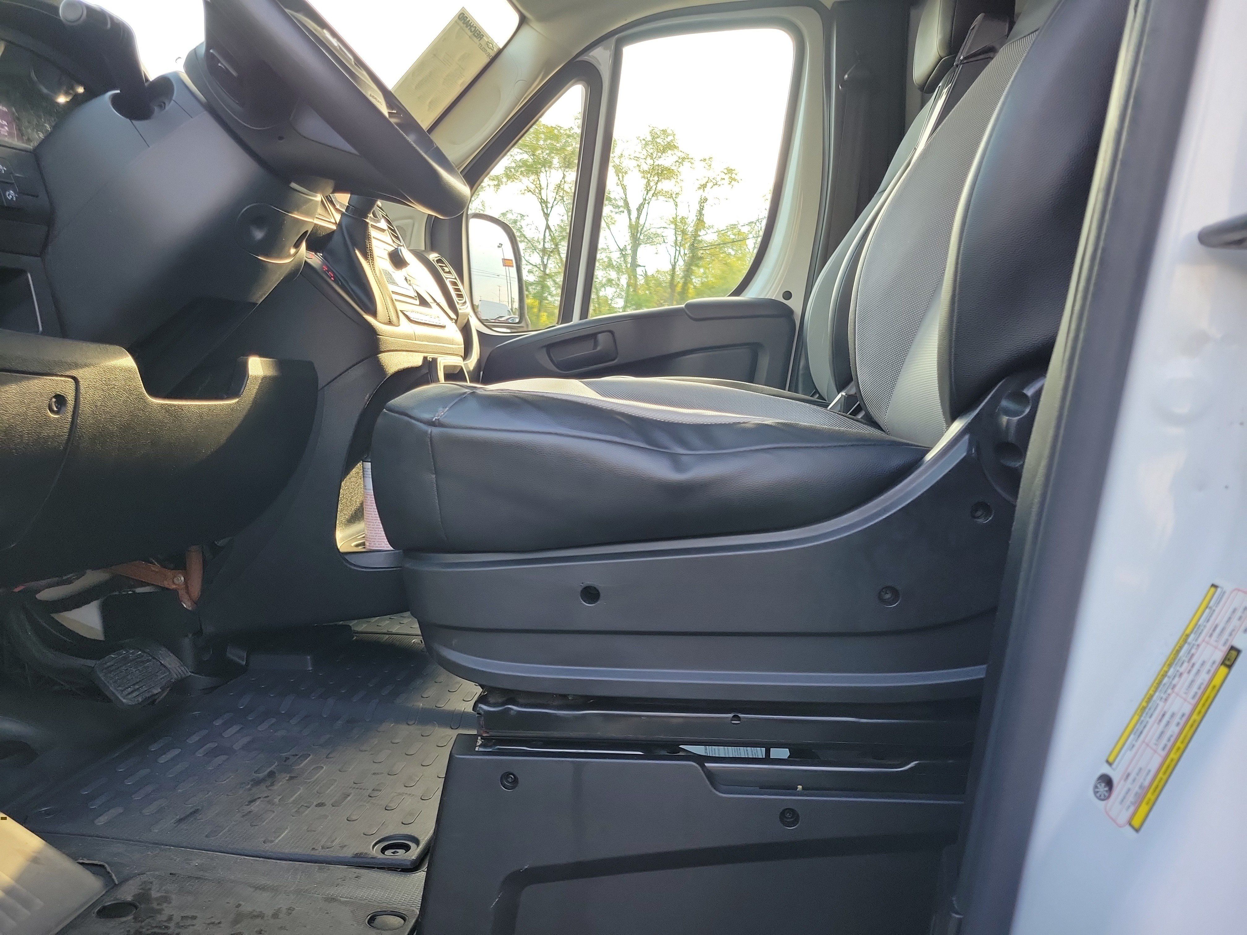 Used 2024 RAM ProMaster 2500 w/ Convenience Group FWD image 18