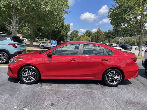 Used 2023 Kia Forte LXS w/ LXS Technology Package FWD image 2
