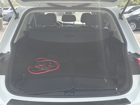 Used 2019 Volkswagen Tiguan SE image 18