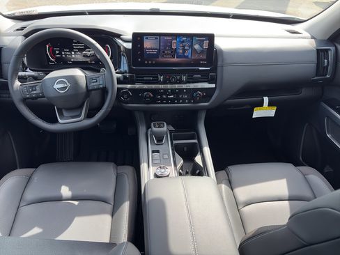 New 2026 Nissan Pathfinder SL image 11