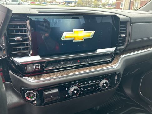 Used 2024 Chevrolet Silverado 3500 LT w/ Convenience Package image 20